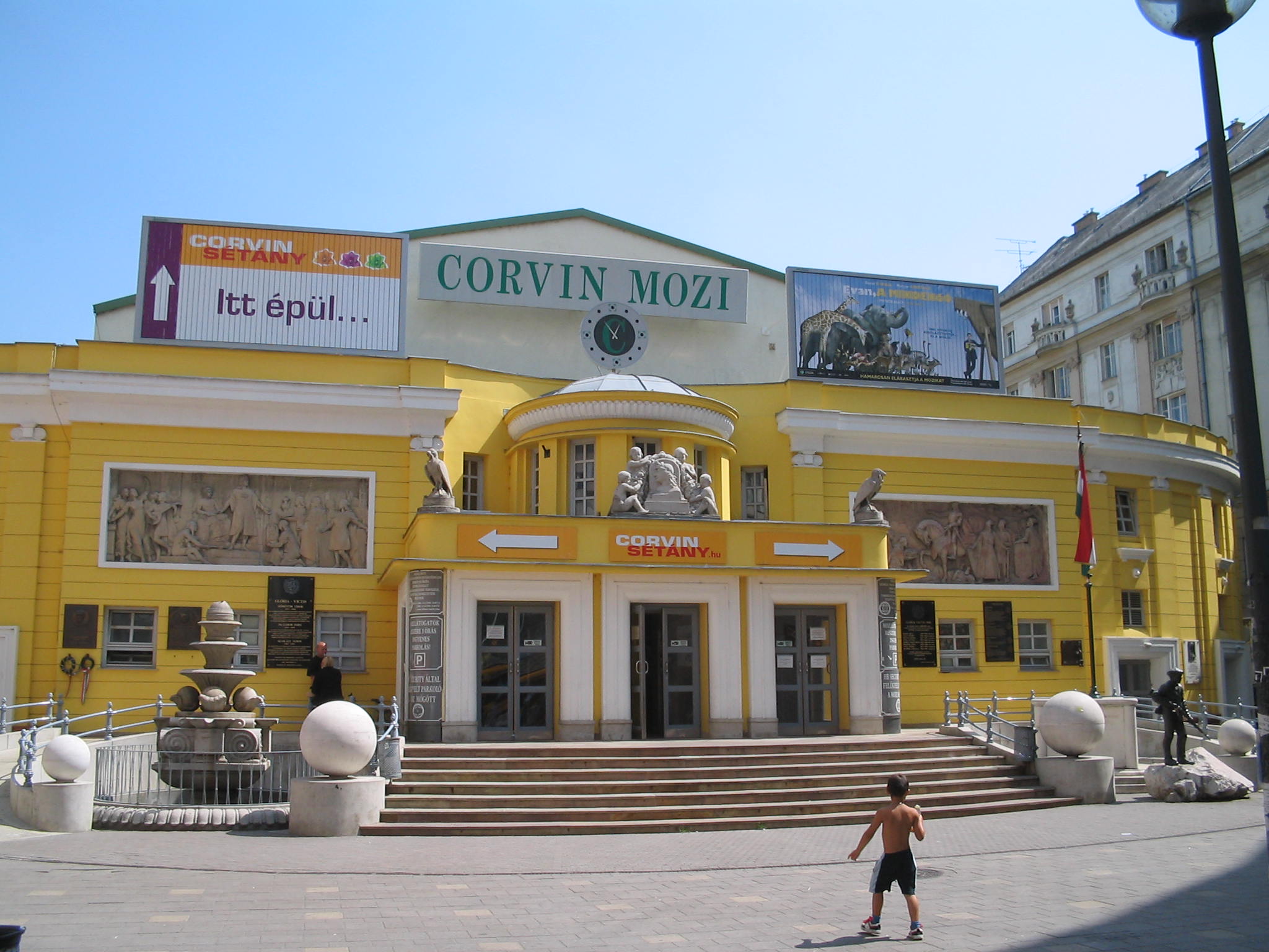 Corvin mozi