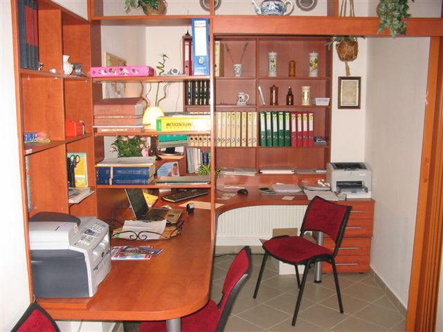 Irodabútorok