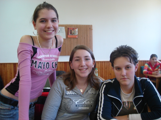 Evelin,Viki,Melinda