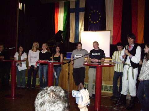 Podium auf dem Europa-Abend