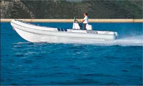 ASSO Open 75 gumics&oacute;nak be&eacute;p&iacute;tett motorral