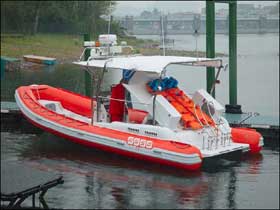 ASSO Open 75 gumics&oacute;nak be&eacute;p&iacute;tett jet hajt&aacute;s, hord&aacute;gyak