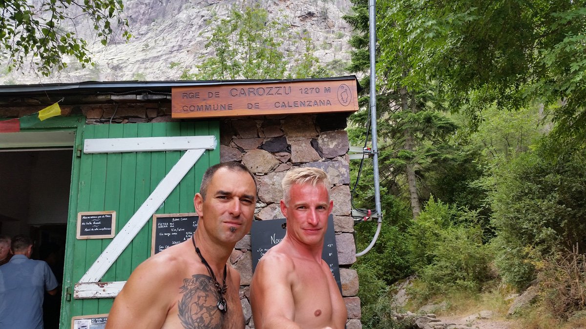 arefugedecarozzunl.jpg