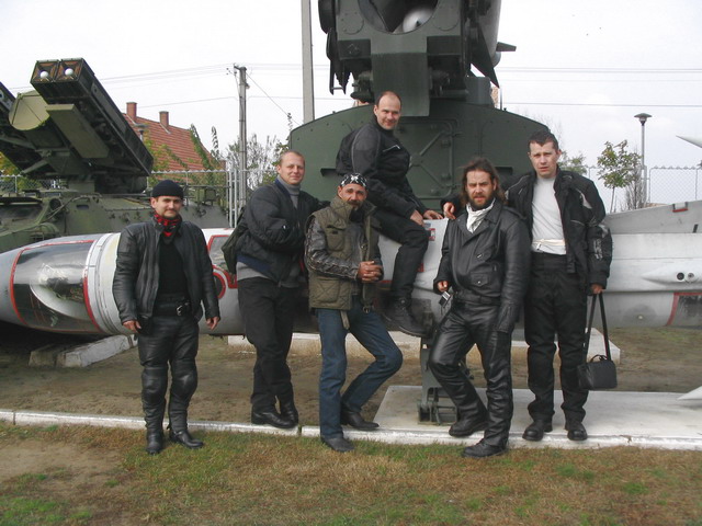 A banda egy része...