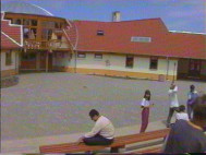 Rlts az plet htuljra