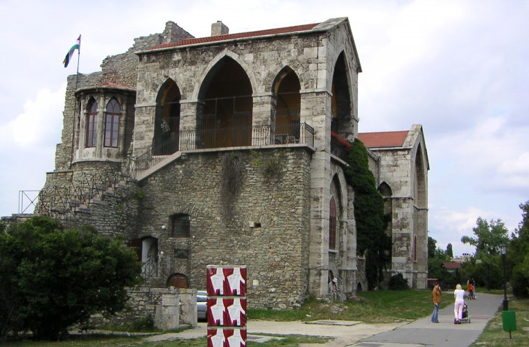 A vr a bejrat fell rkezve.