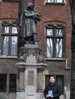 20070102_krakko_kopernikusz_szobor