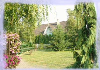 H�z a park fel�l