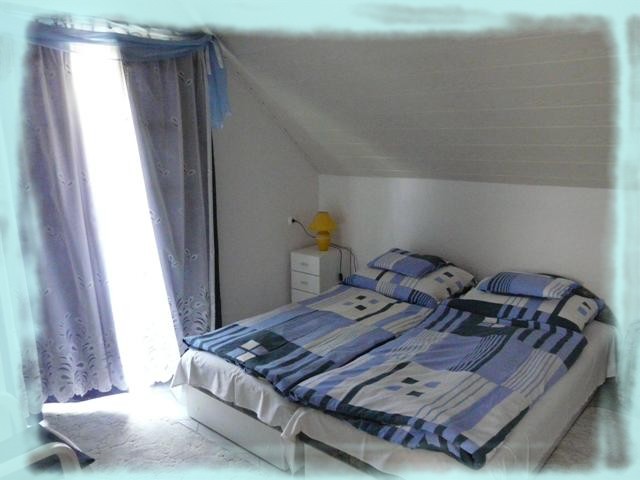 emeleti h�l� szoba