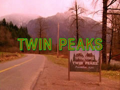 Twin Peaks erdős részlet köszöntő táblával