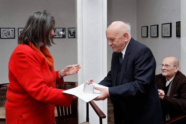 Dr.Br Zoltn tveszi a Garaboncok kitntetst