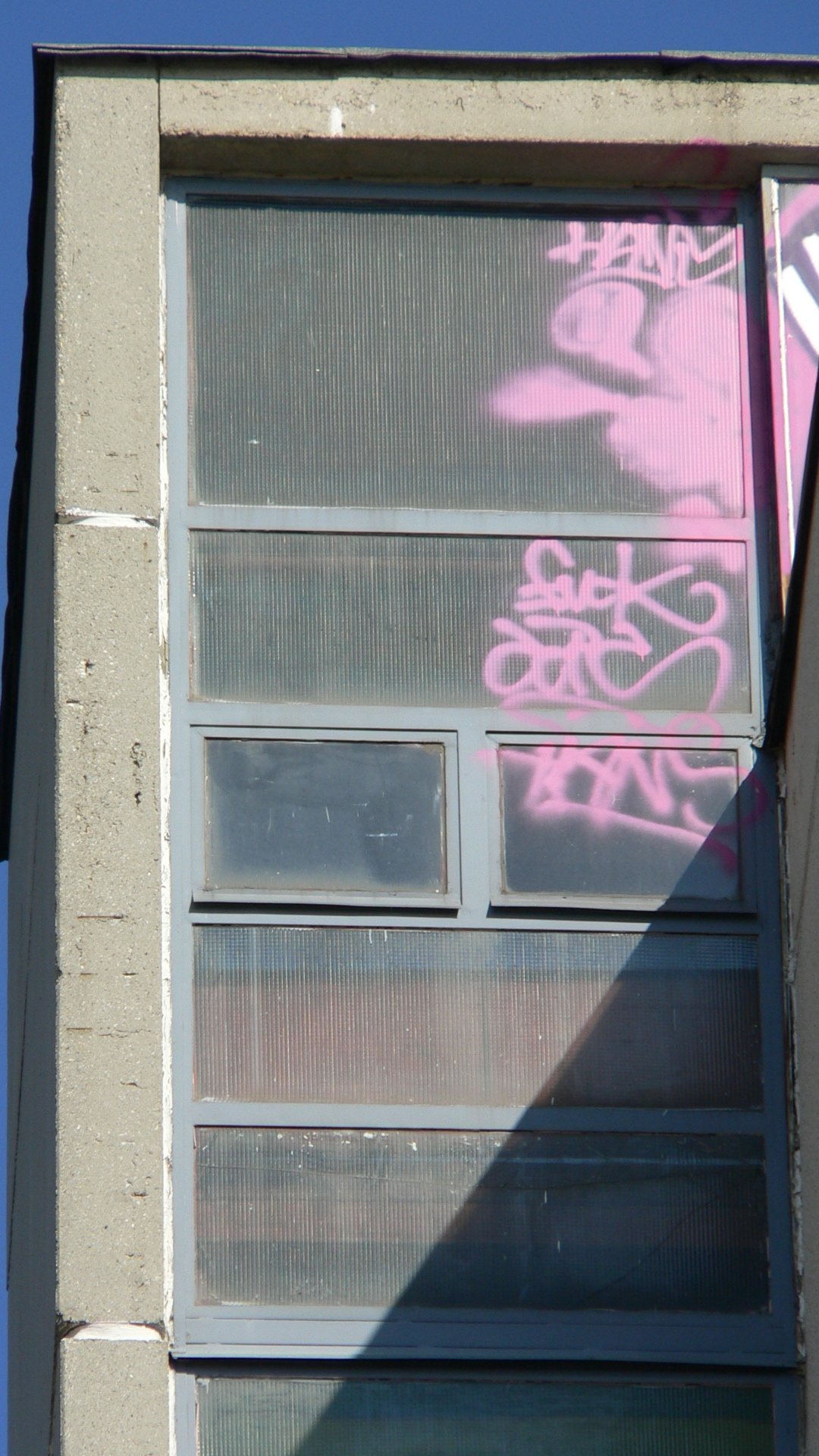  • Kazincbarcika, Egressy t, graffiti •  • gg630504 cc-by-nc-sa