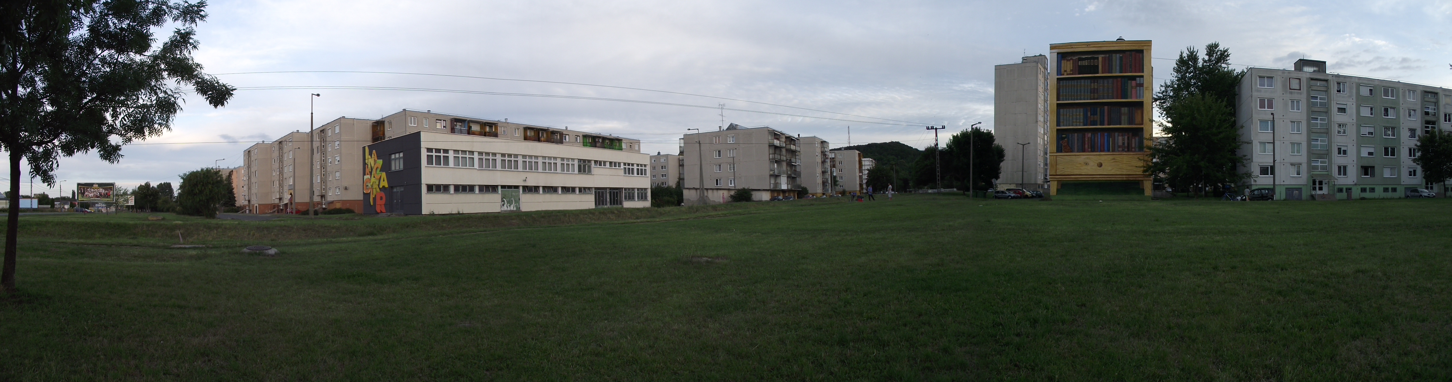  • Kazincbarcika, Patak t 13, Kazincbarcika 2,5D, Fignr Rka, Kozicz Szabolcs, Fignr Levente, 2013, #http://www.kozterkep.hu/~/21495, Nagy Lajos t 14, Knyvesszekrny, Grubnovits Attila, Karcsonyi Lszl, Lengyel Valter, 2014, falfestmny, #http://www.kozterkep.hu/~/23302 •  • gg630504 cc-by-nc-sa