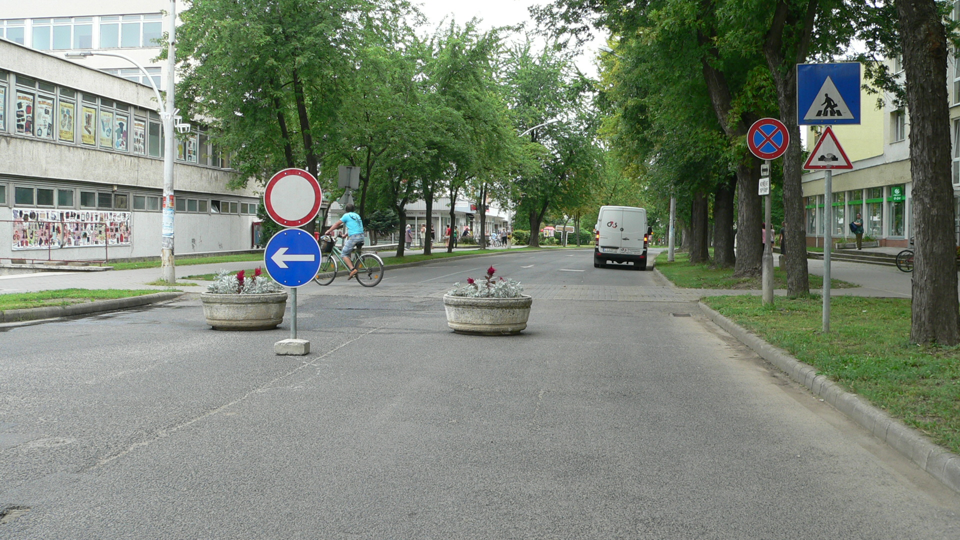  • Kazincbarcika, Egressy t, F tr, Kolorcity •  • gg630504 cc-by-nc-sa