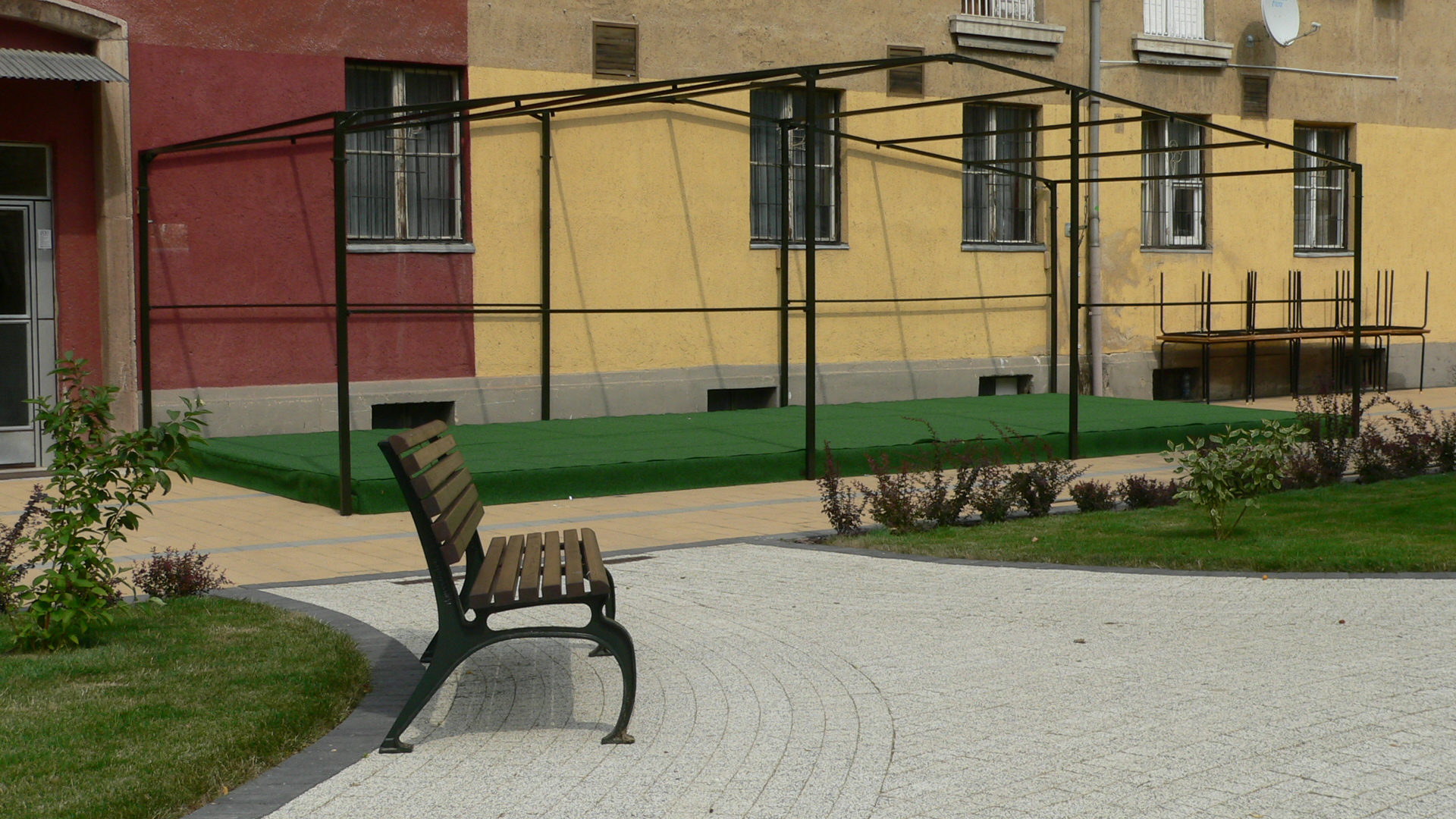  • Kazincbarcika, Egressy tr, Retr, Kolorcity •  • gg630504 cc-by-nc-sa