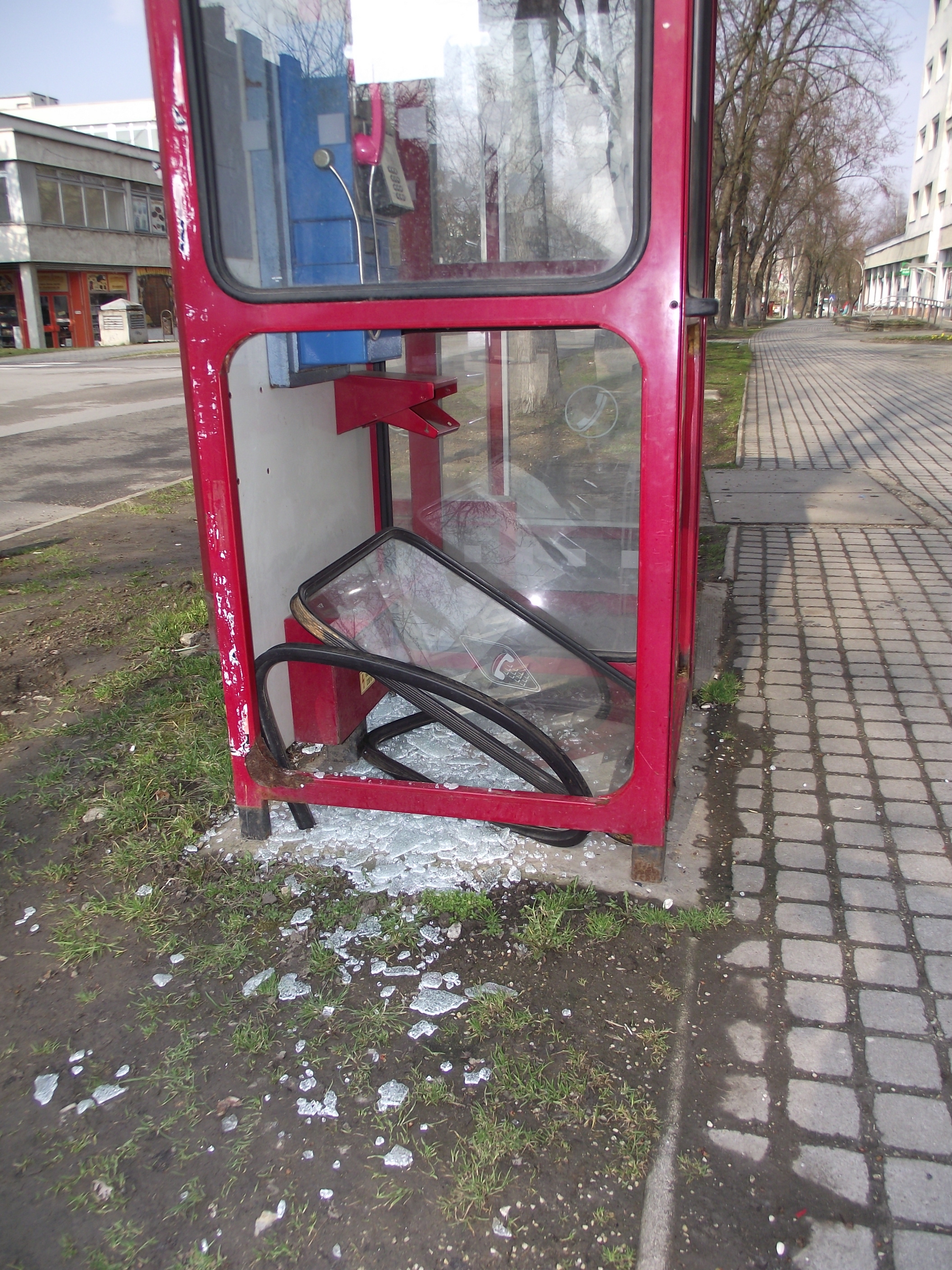  • Kazincbarcika, Egressy t, telefonflke •  • gg630504 cc-by-nc-sa