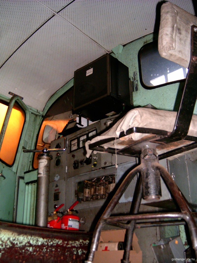 M43 1108 vezetlls 28.jpg