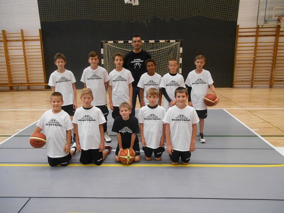 U12