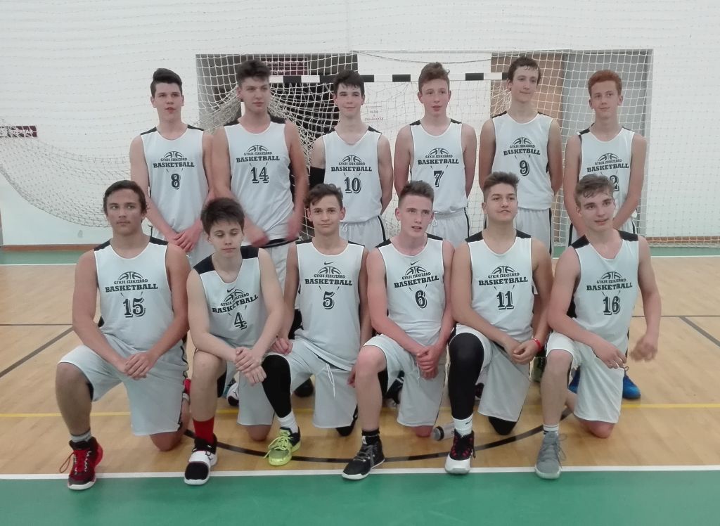 U16