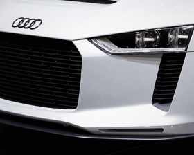 Background-audi-white-car