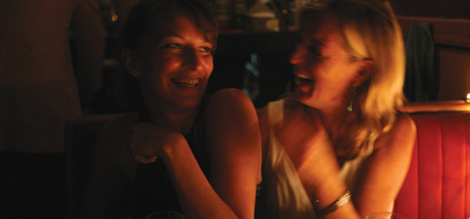 The-delachaise-wine-bar-new-orleans-patrons-having-good-time