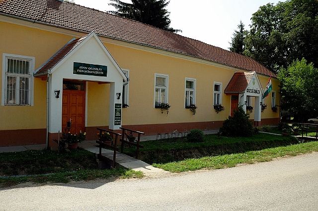 hetvehely_gyogyszertar.jpg