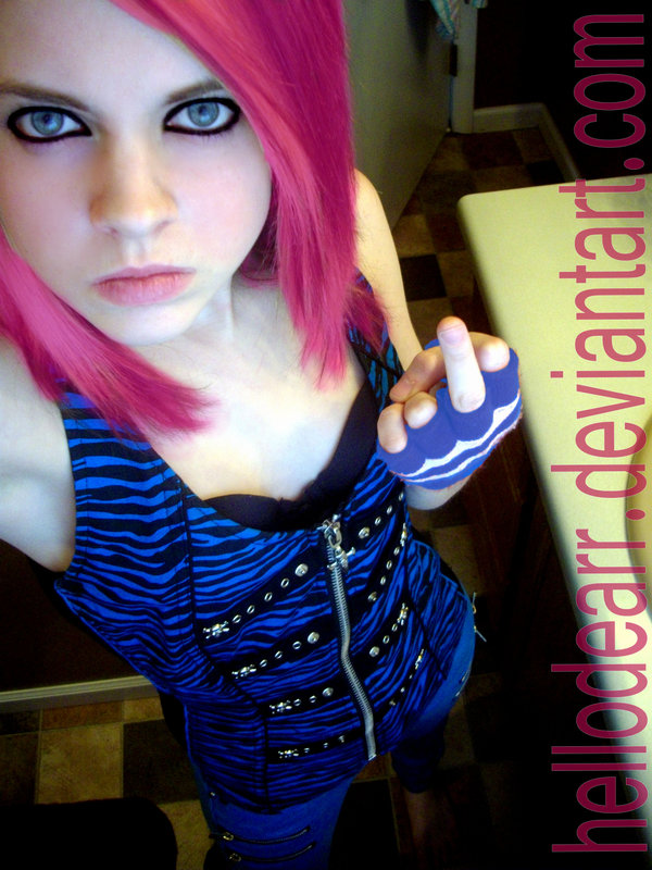 punk_girl__by_hellodearr.jpg