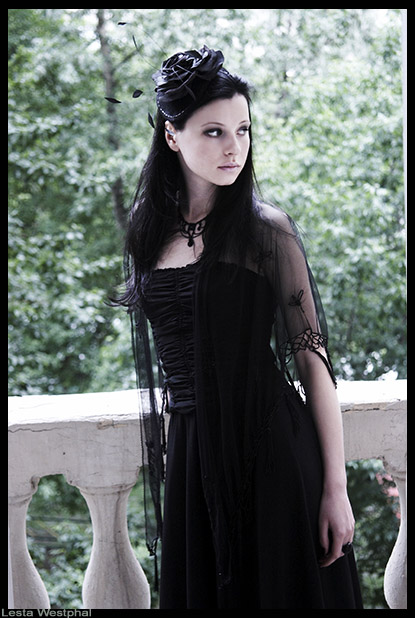 gothic-girl-is-near-the-river.jpg