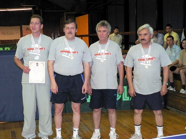 a 2009/10.évi Í.osztály 2.csoport ezüstérmesei, balról: Galovics Márk, Pénzes Károly, Sprok Antal és Marlok Zoltán