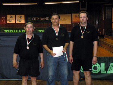 a 2009/10.évi I.osztály 1.csoport bronzérmesei, balról: Gregán Bertalan, Király Attila és Nagy Tamás