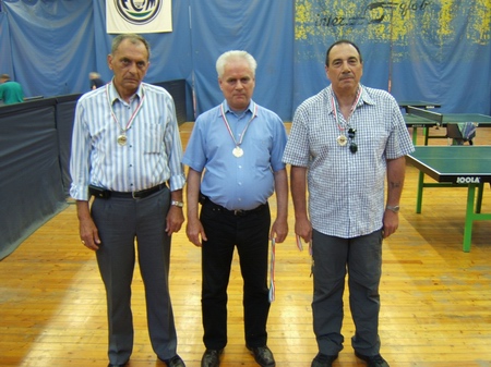 a II.osztály bajnoka, a Kontyfa Sportiskola III., balról: Áprily Rezső, Márfi László és Baróti Zoltán