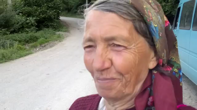 Csángó nő ősi mongolid vonásokkal Csángó nő ősi mongolid vonásokkal