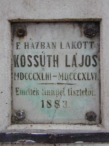 031-A_tinnyei_hazon_levo_emlektabla.jpg - Emlktbla Kossuth Lajos tinnyei hznak faln.