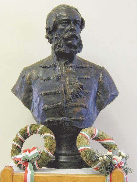 104-Damko_szobra_Kossuthrol.jpg - Damk mellszobra Kossuthrl (Cegld Kossuth Mzeum)
