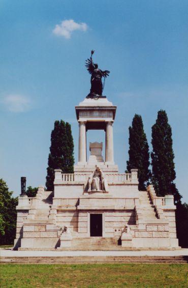 107-g-Kossuth-mauzoleum1.jpg - Kossuth mauzleum