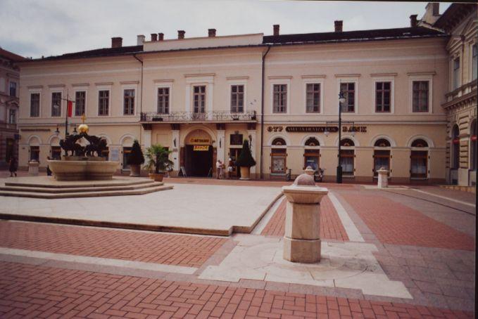 115-Szegedi_Karasz-haz_Klauzal_ter_Kossuth_beszede.jpg - A szegedi Klauzl tri Krsz hz, melynek erklyn Kossuth beszdet mondott.