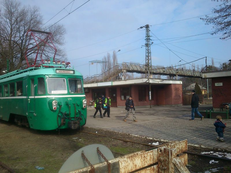 Gödöllő HÉV-végállomás, Sör és Sín, 2013.02.16. Gödöllő HÉV-végállomás, Sör és Sín, 2013.02.16.