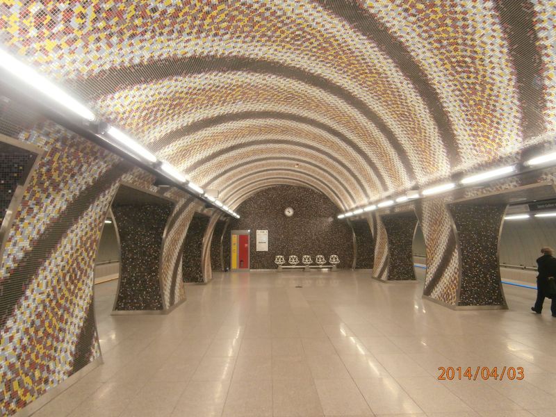 Szent Gellért téri metróállomás. Fotó:Sör és Sín, 2014.04.03.