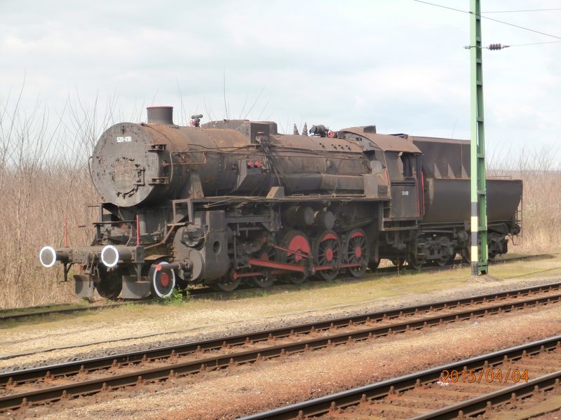 Fertőbozi szobormozdony