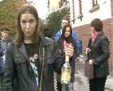 Ide kattincs�!
