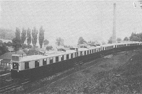 A LÁEV-motorvonat Papírgyár állomáson