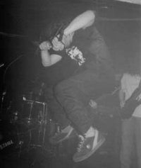 Andi a gravitációval dacol