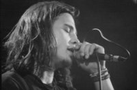 Andi könnyeket fakaszt