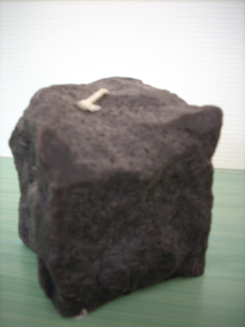 Bazaltkocka gyertya 8x8x10 cm méretben 500 Ft Bazaltkocka gyertya 8x8x10 cm méretben 500 Ft