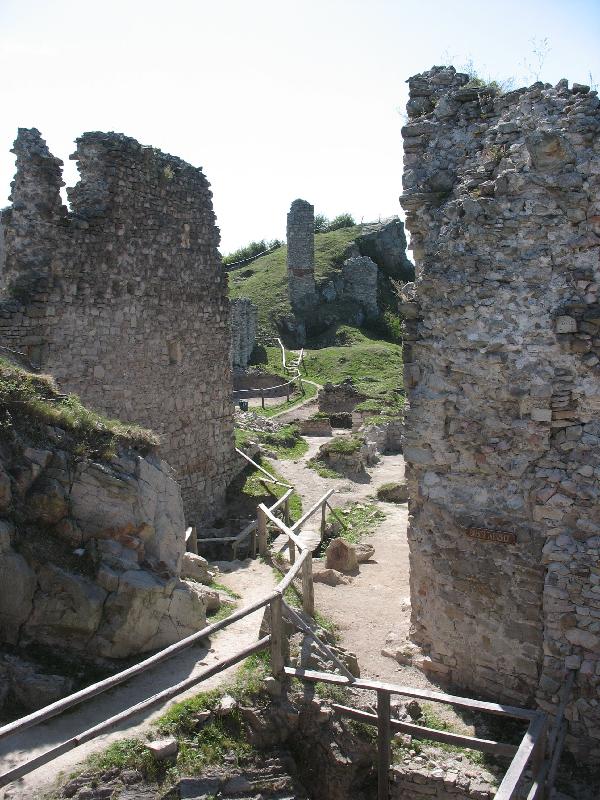 29 Romok (Ruins)