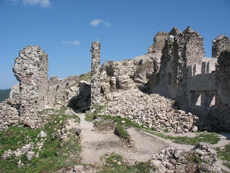 33 A Regci vr romjai (The ruins of the castle of Regc)