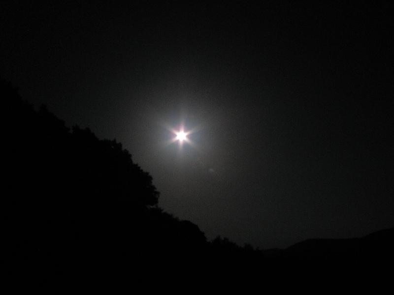 52 A hold (The moon)