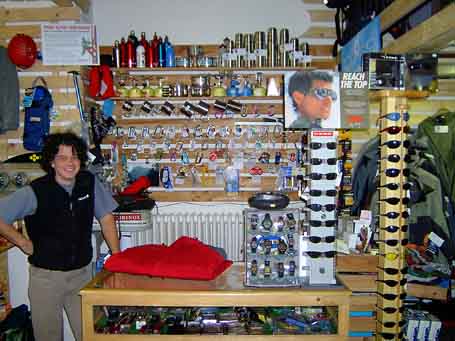 A butikban, melynek neve: Mountex