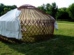 Épül jurta / Jurte im Bau / Yurt under construction - 1