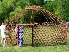 Épül jurta / Jurte im Bau / Yurt under construction - 8